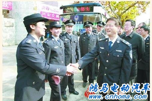 ���������L(zh��ng)�Ͻ����{(di��o)��:�� ���R��